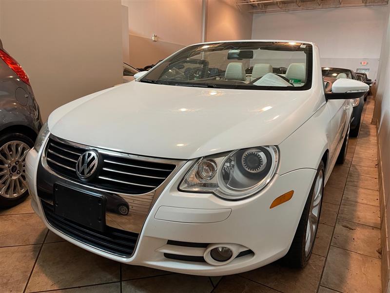 2011 VOLKSWAGEN EOS LUX