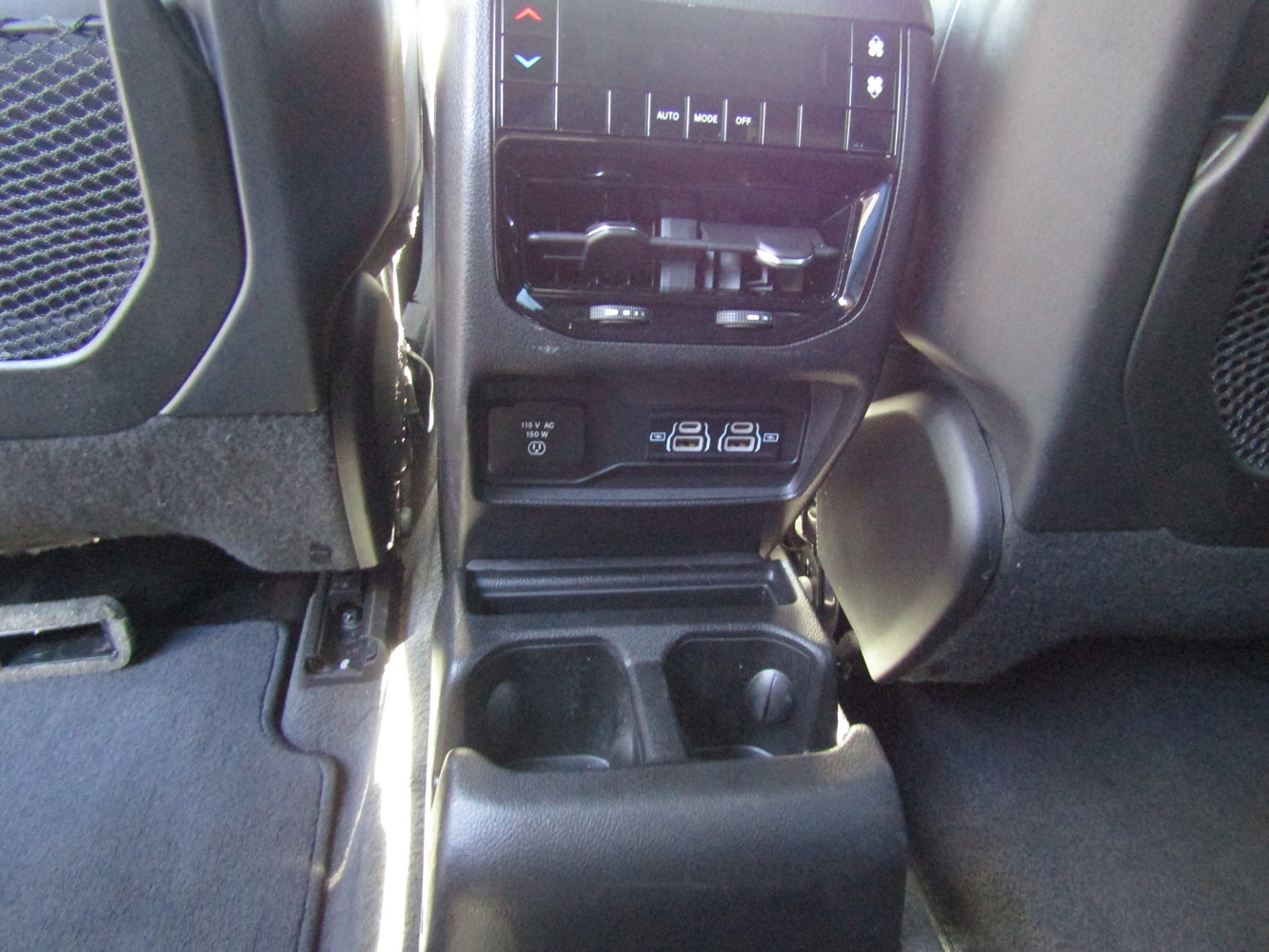 2021 Jeep Grand Cherokee Altitude photo 26