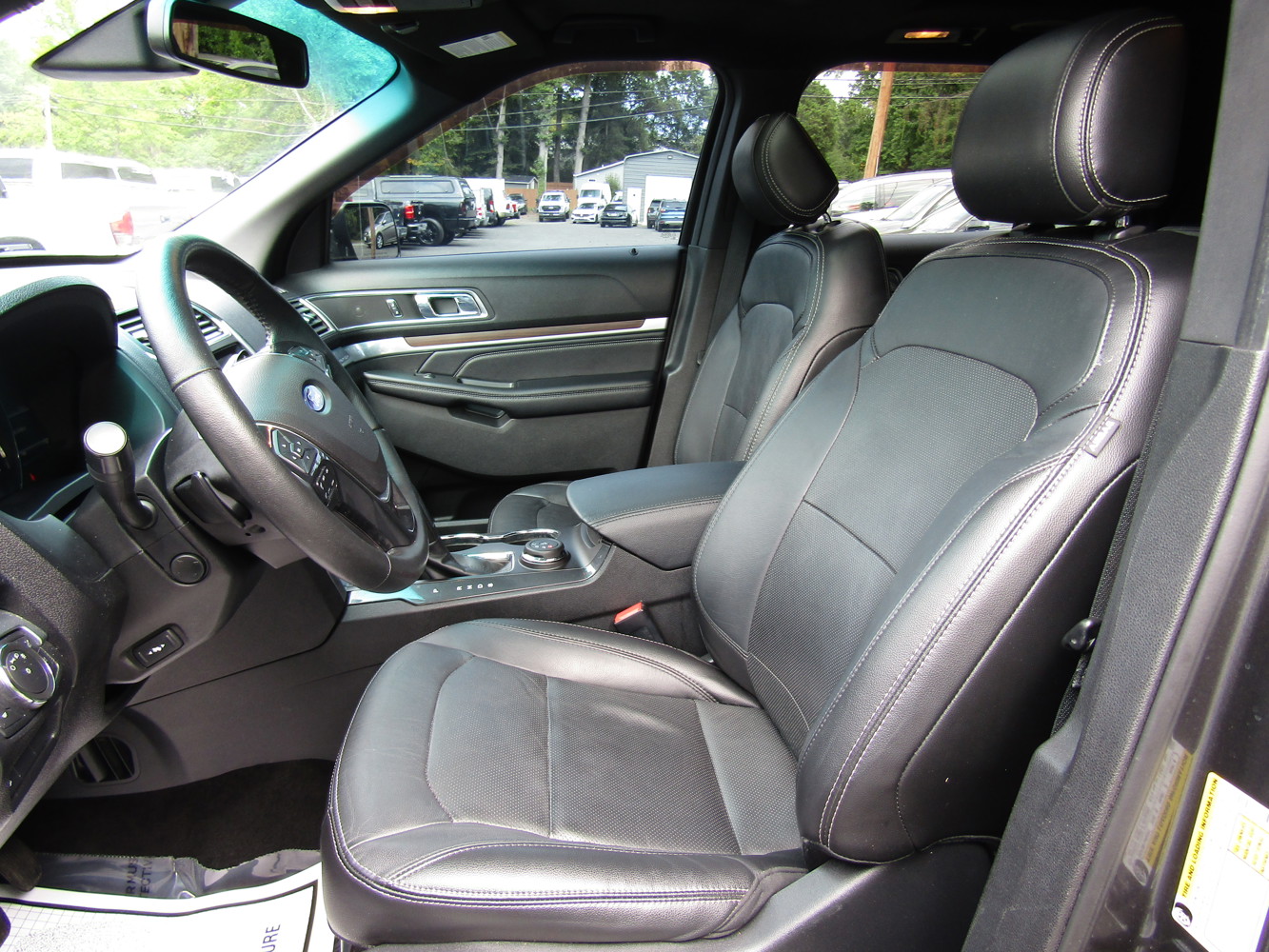 2017 Ford Explorer Limited photo 5