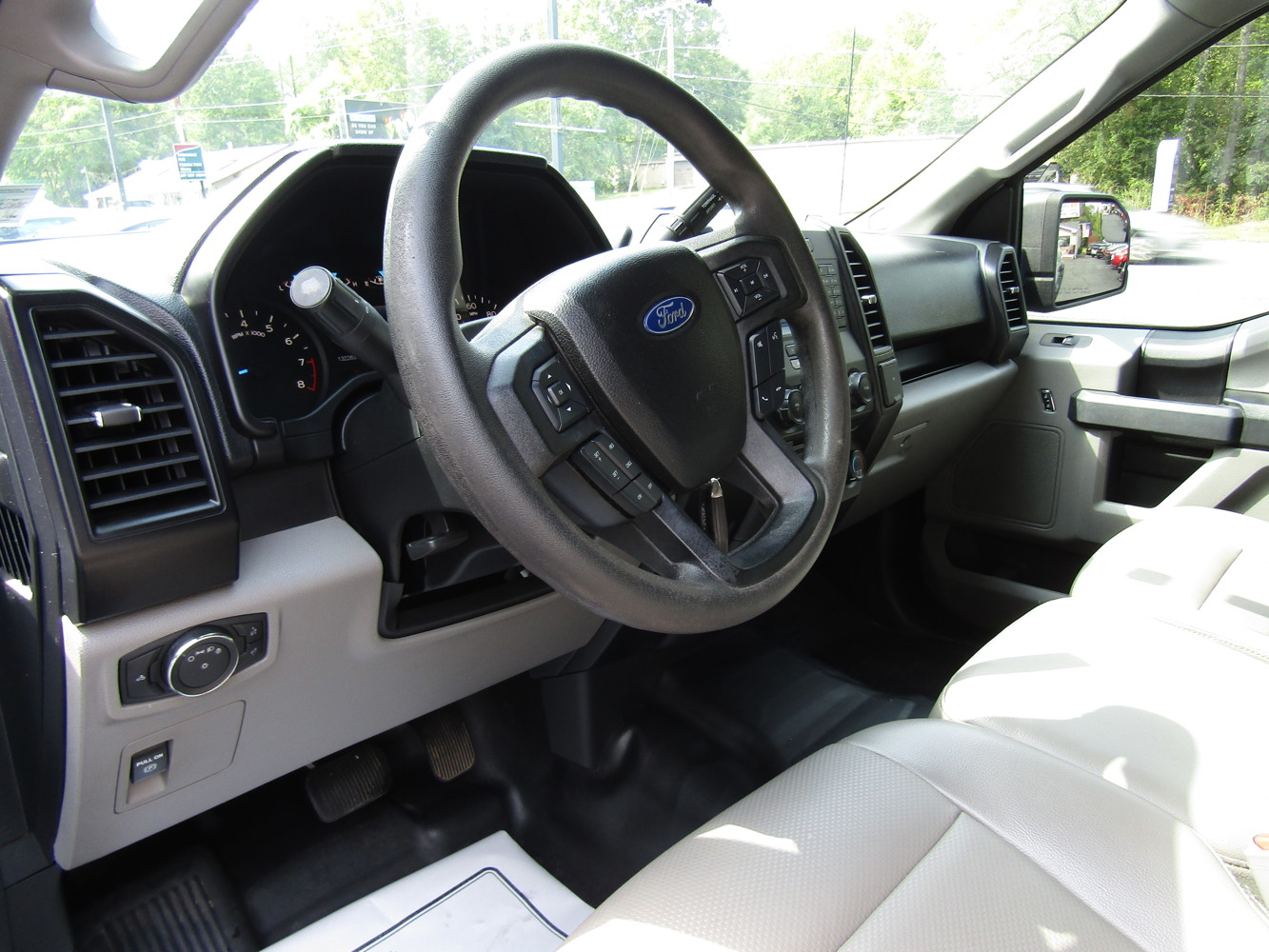 2017 Ford F-150 XL photo 13