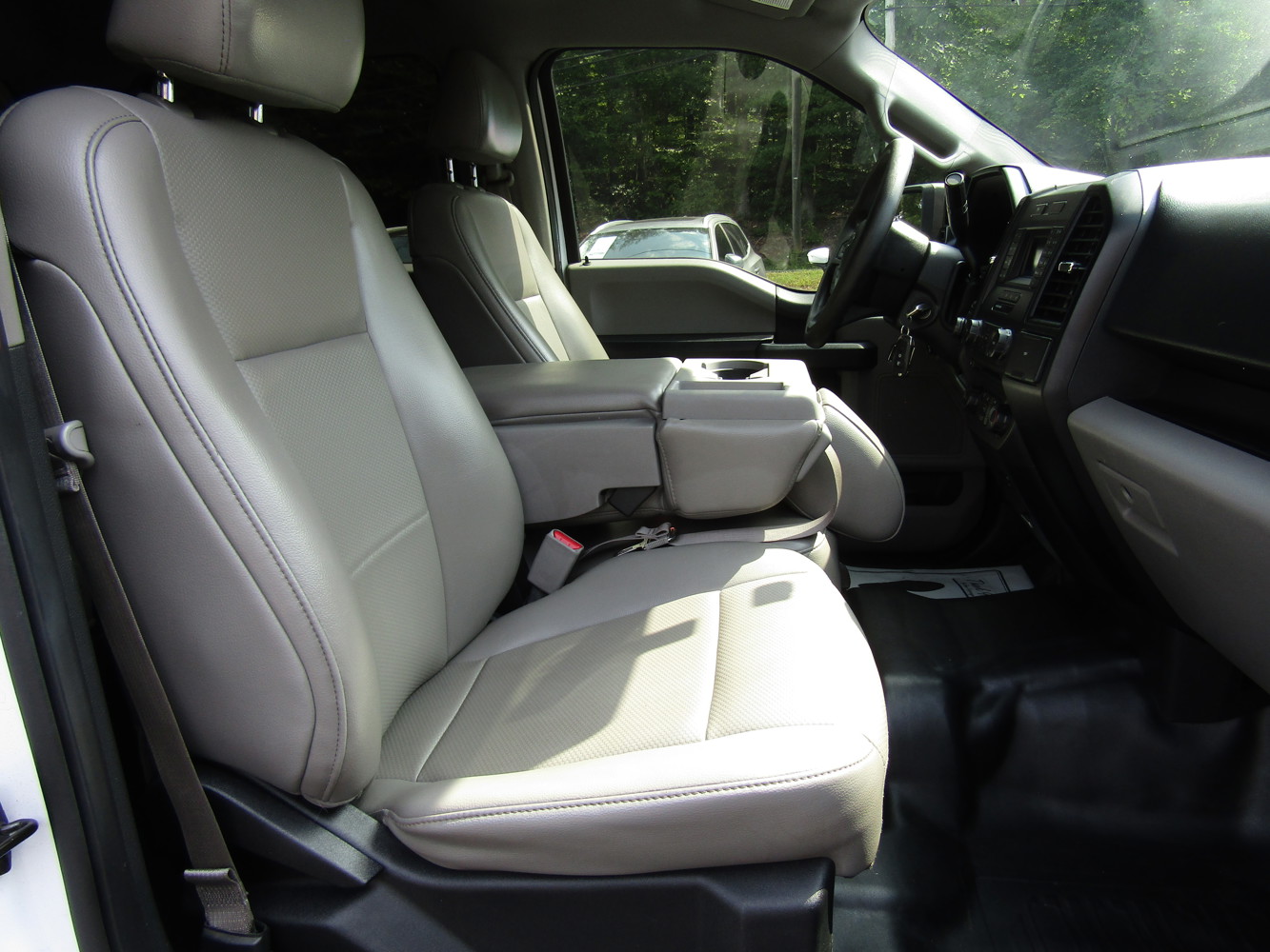 2017 Ford F-150 XL photo 27