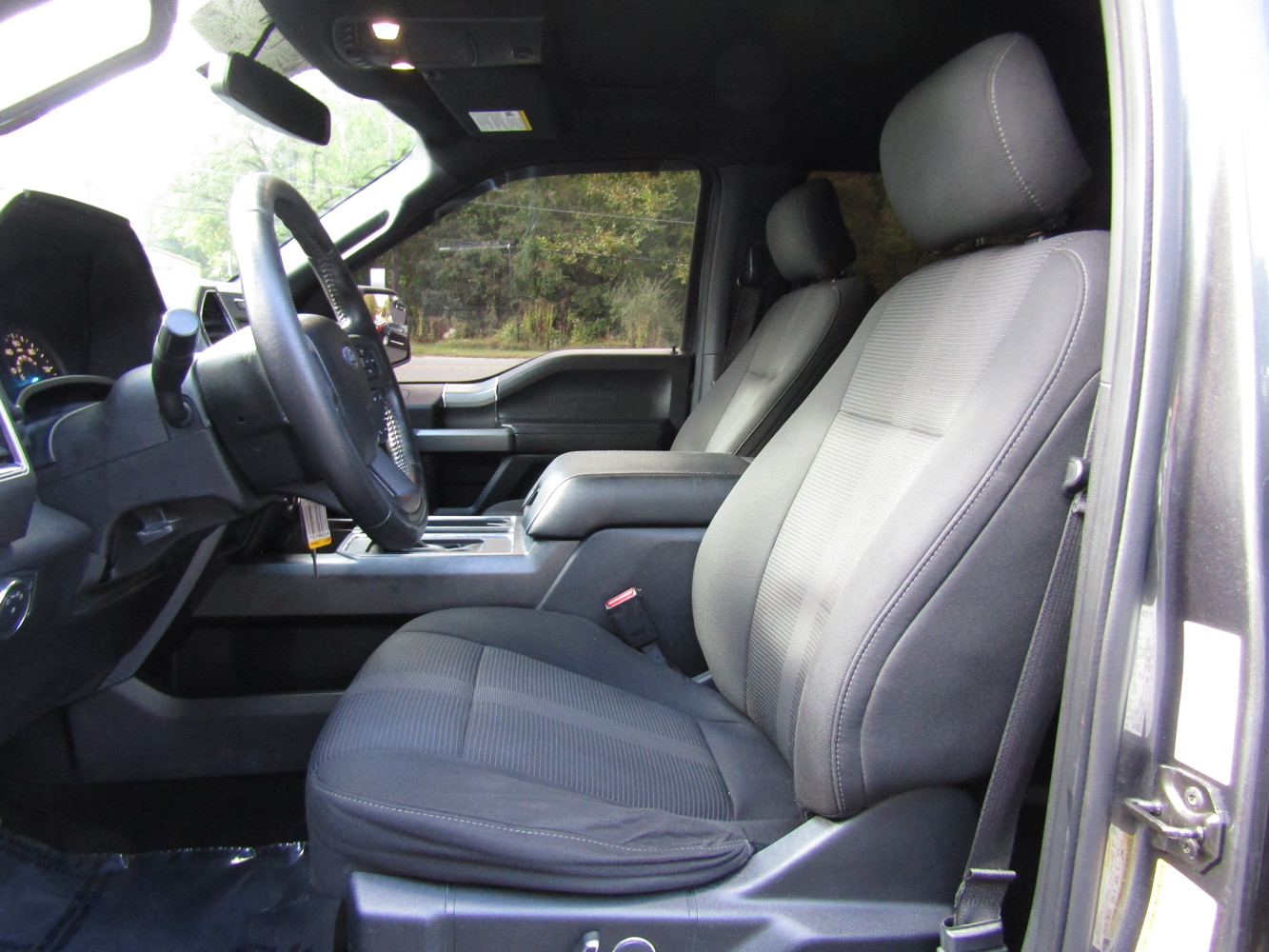 2017 Ford F-150 XLT photo 11