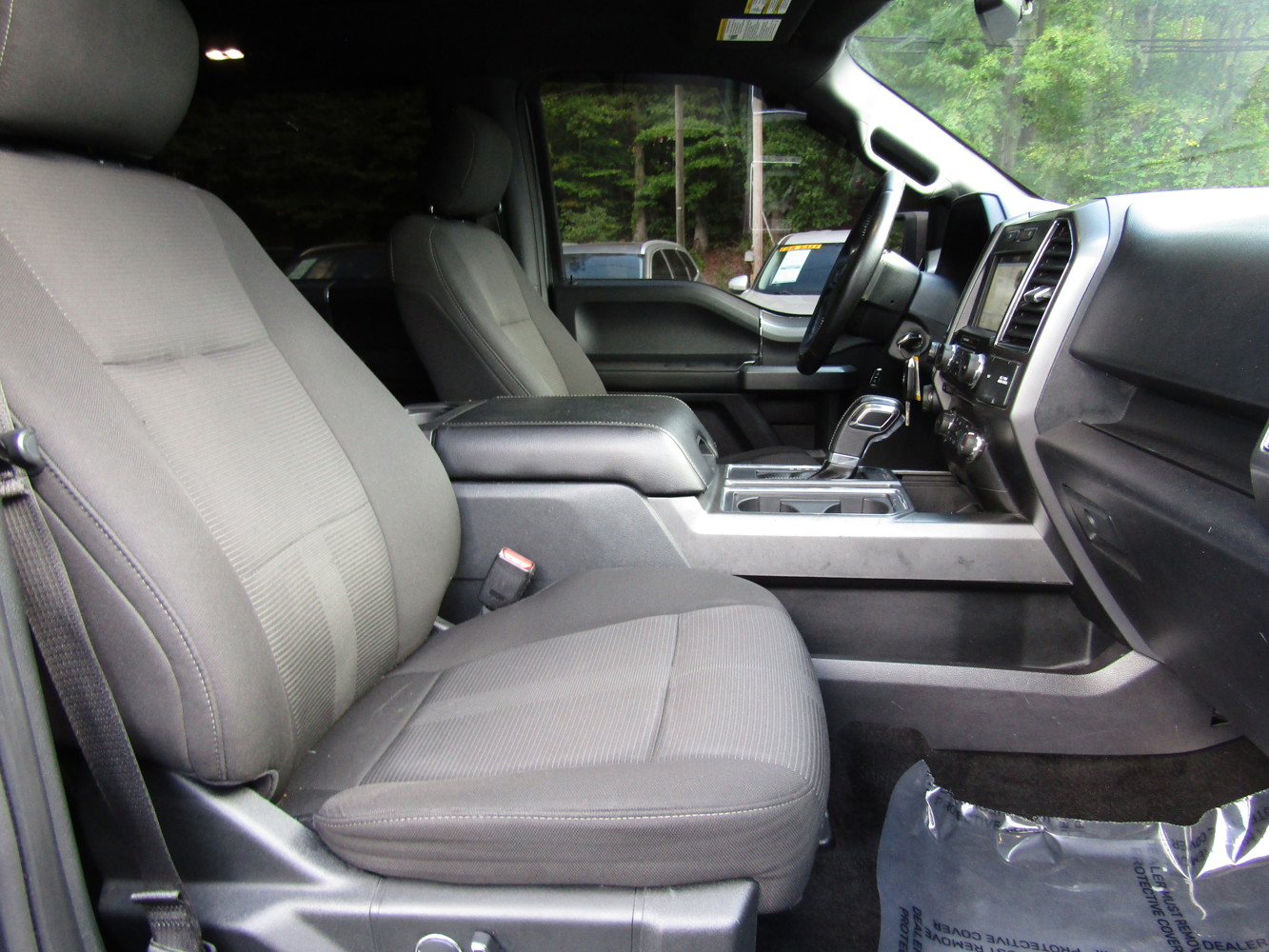 2017 Ford F-150 XLT photo 30