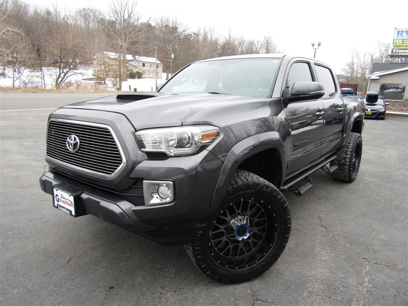 2017 TOYOTA TACOMA TRD Sport V6 Double Cab RWD