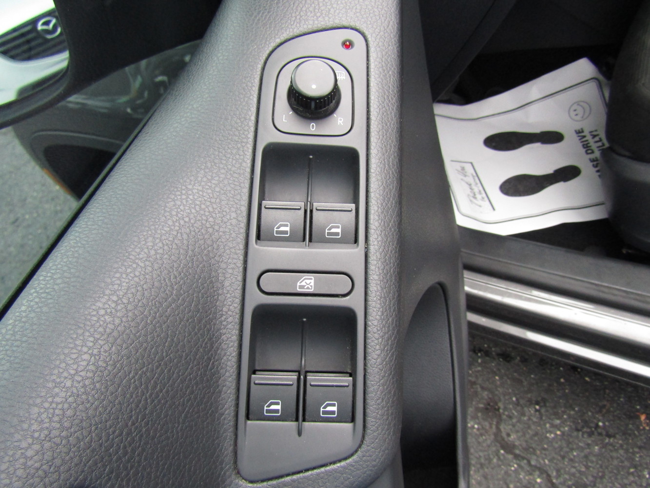 2014 Volkswagen Tiguan SE photo 9