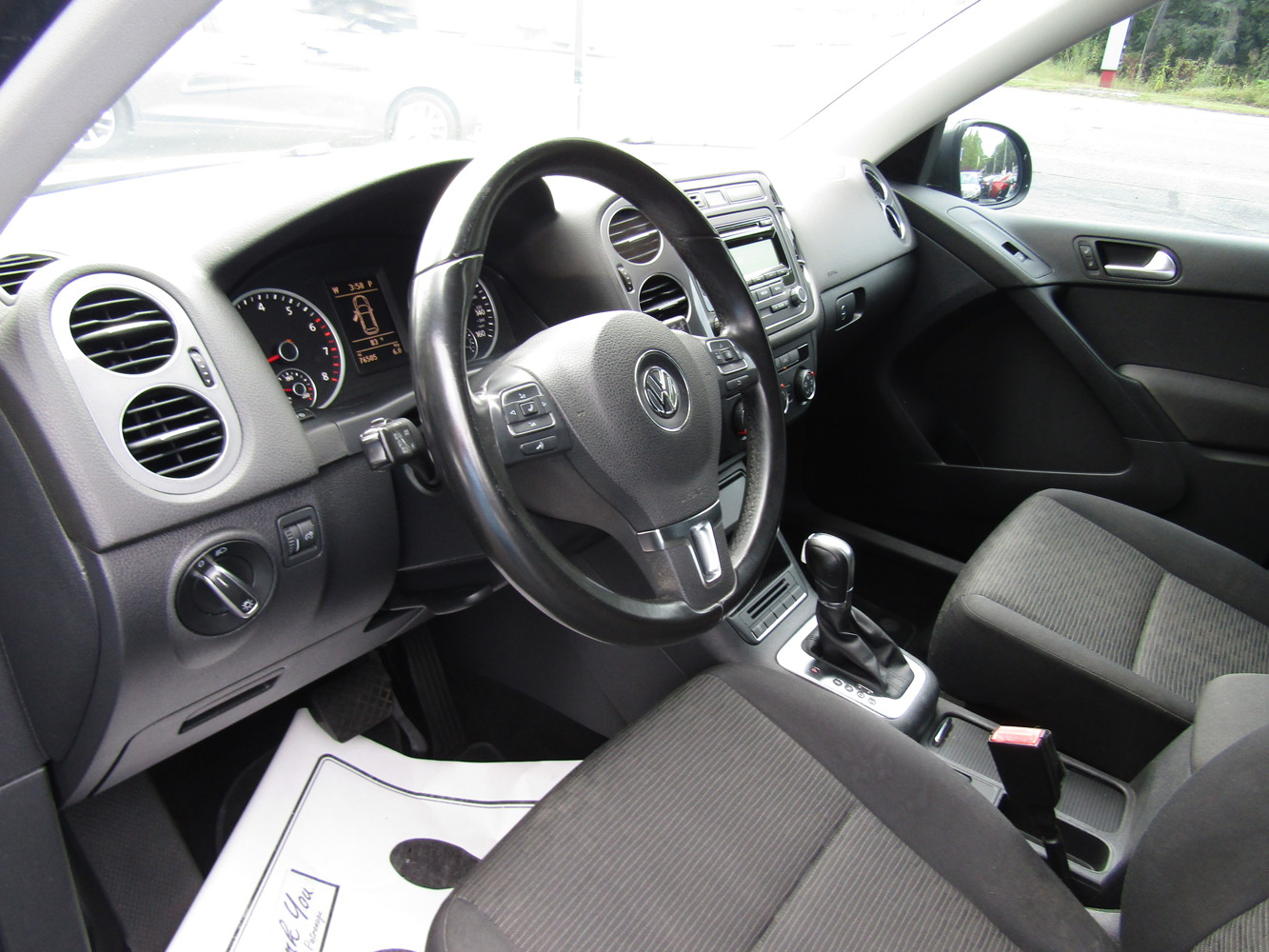 2014 Volkswagen Tiguan SE photo 12