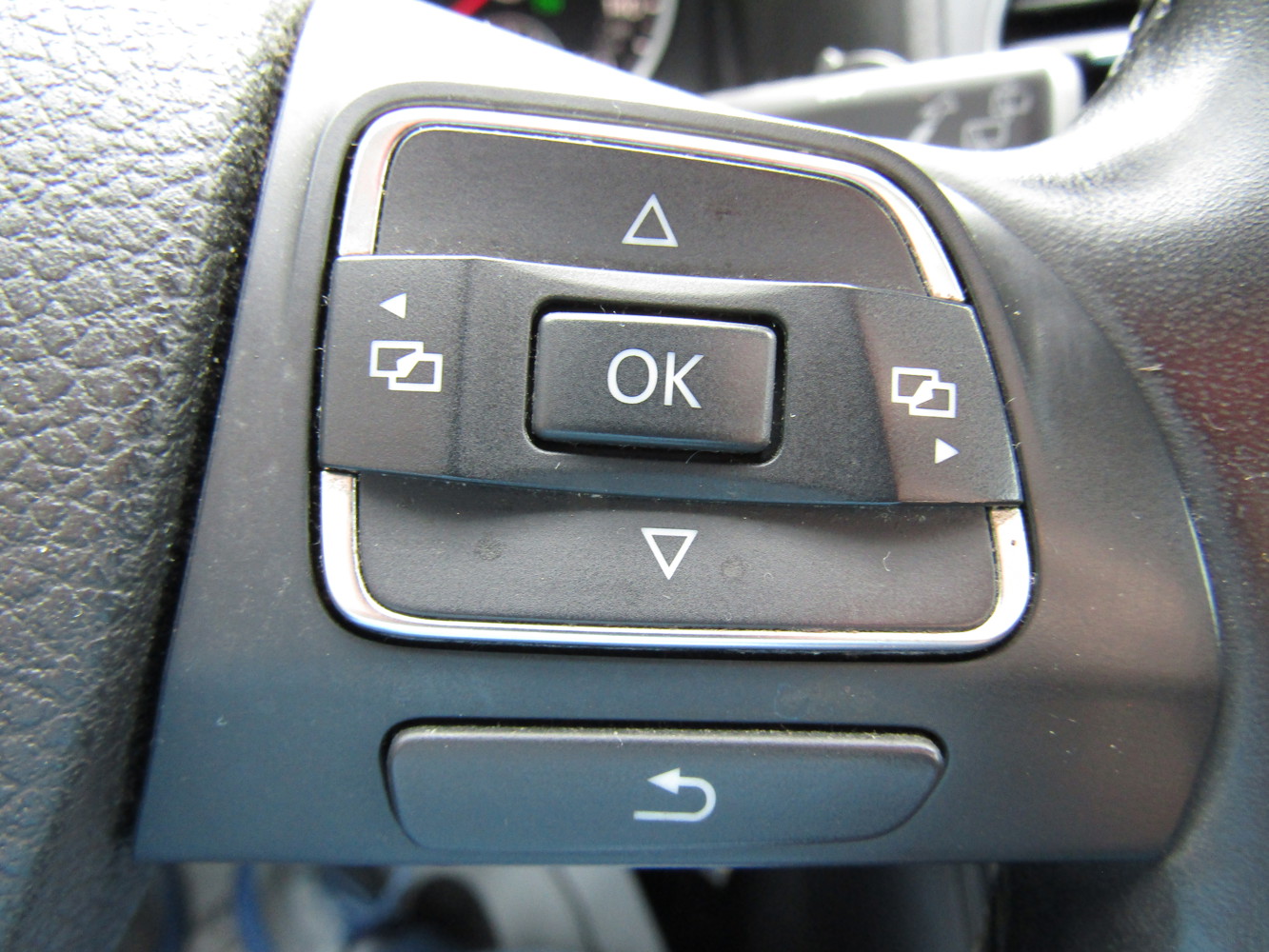 2014 Volkswagen Tiguan SE photo 14
