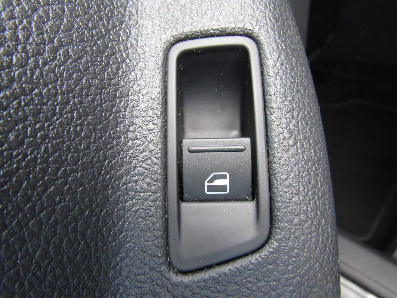 2014 Volkswagen Tiguan SE photo 21
