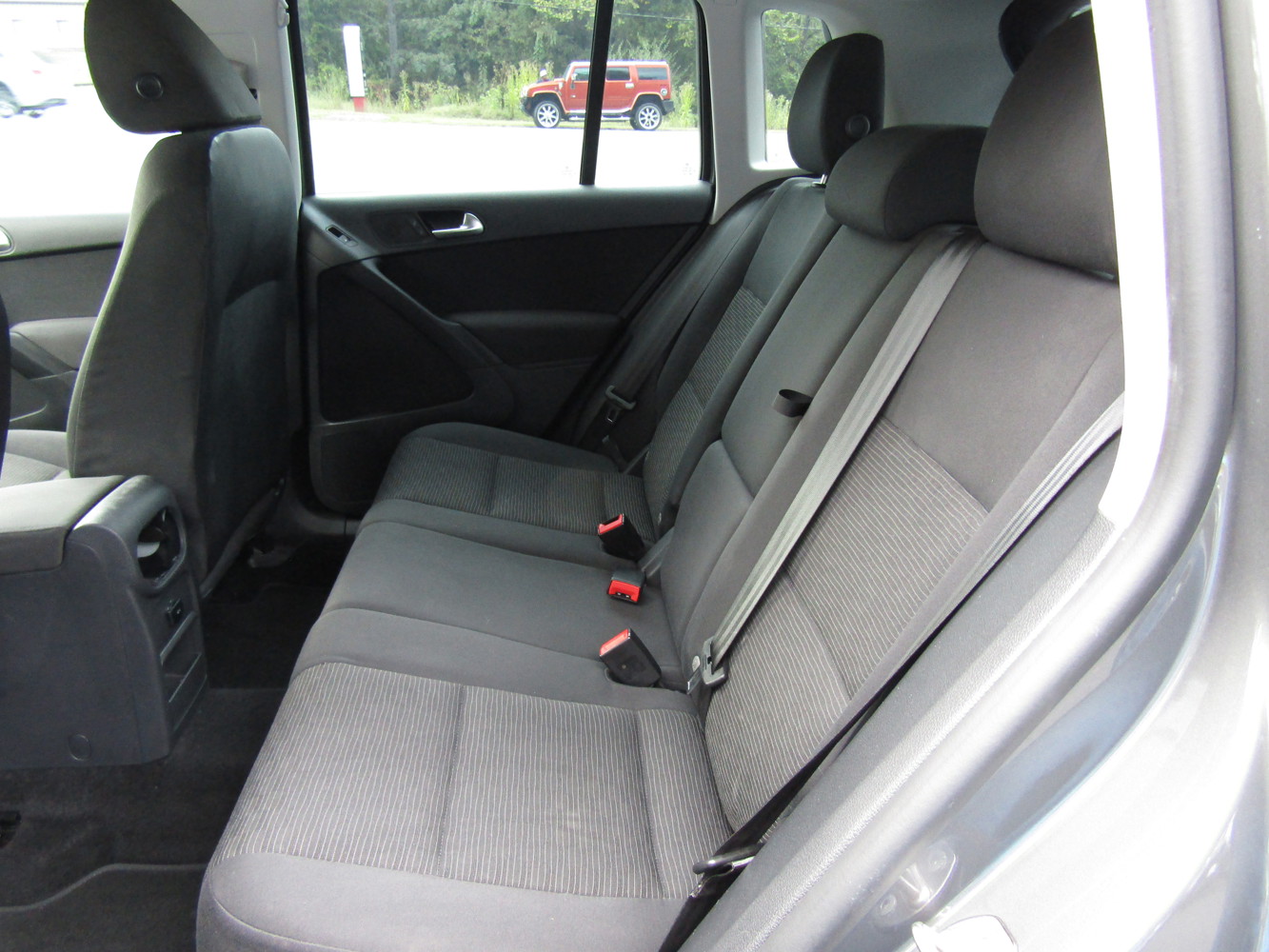 2014 Volkswagen Tiguan SE photo 22