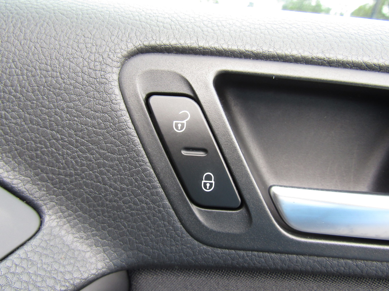 2014 Volkswagen Tiguan SE photo 26