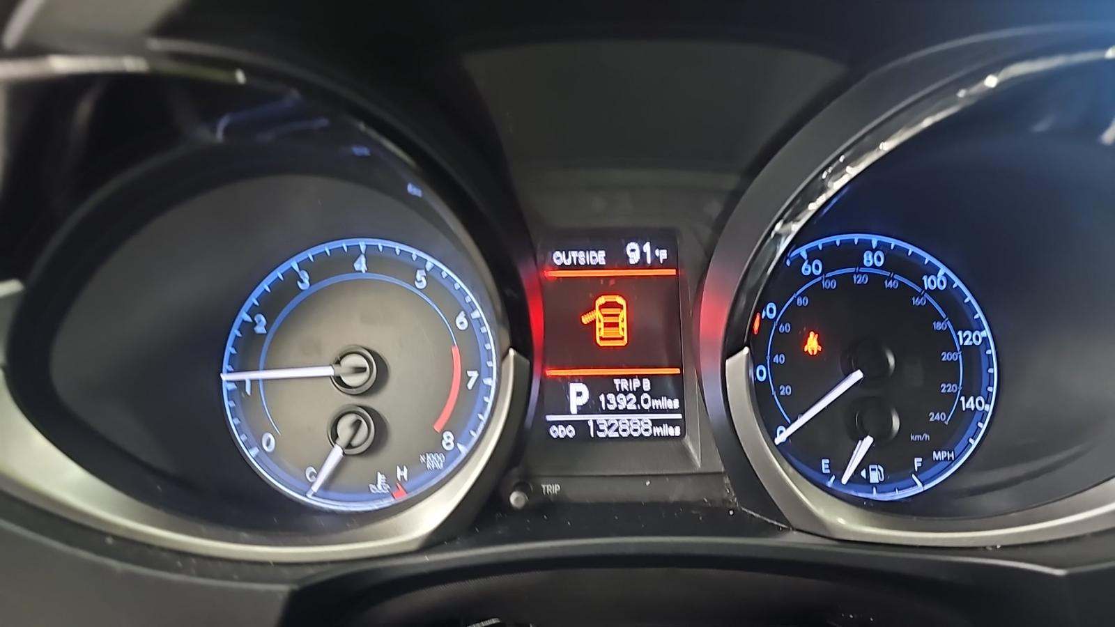 2014 Toyota Corolla LE photo 4
