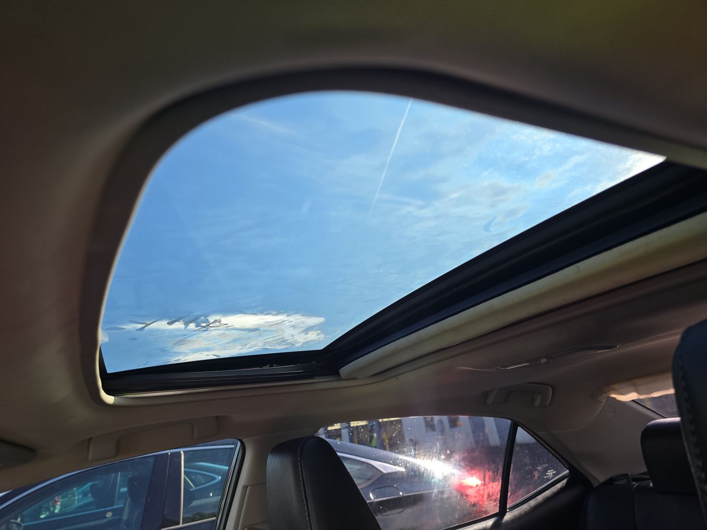 2014 Toyota Corolla LE photo 8