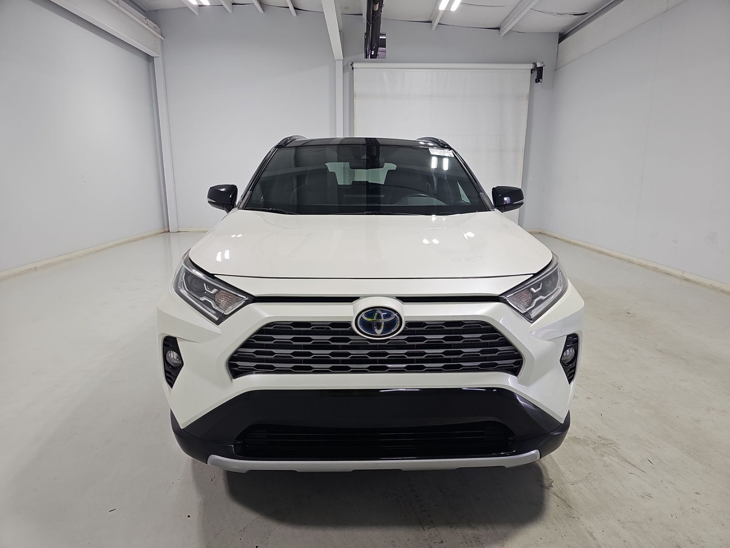 2021 Toyota RAV4 Hybrid XSE photo 5