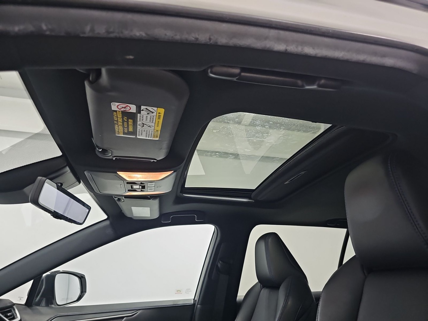 2021 Toyota RAV4 Hybrid XSE photo 7