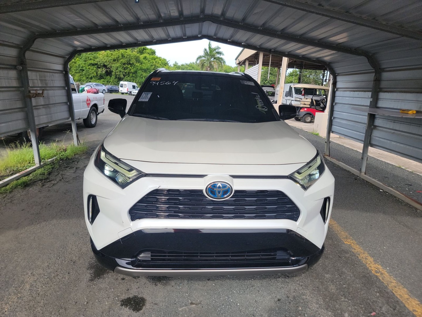 2022 Toyota RAV4 Hybrid XSE photo 2