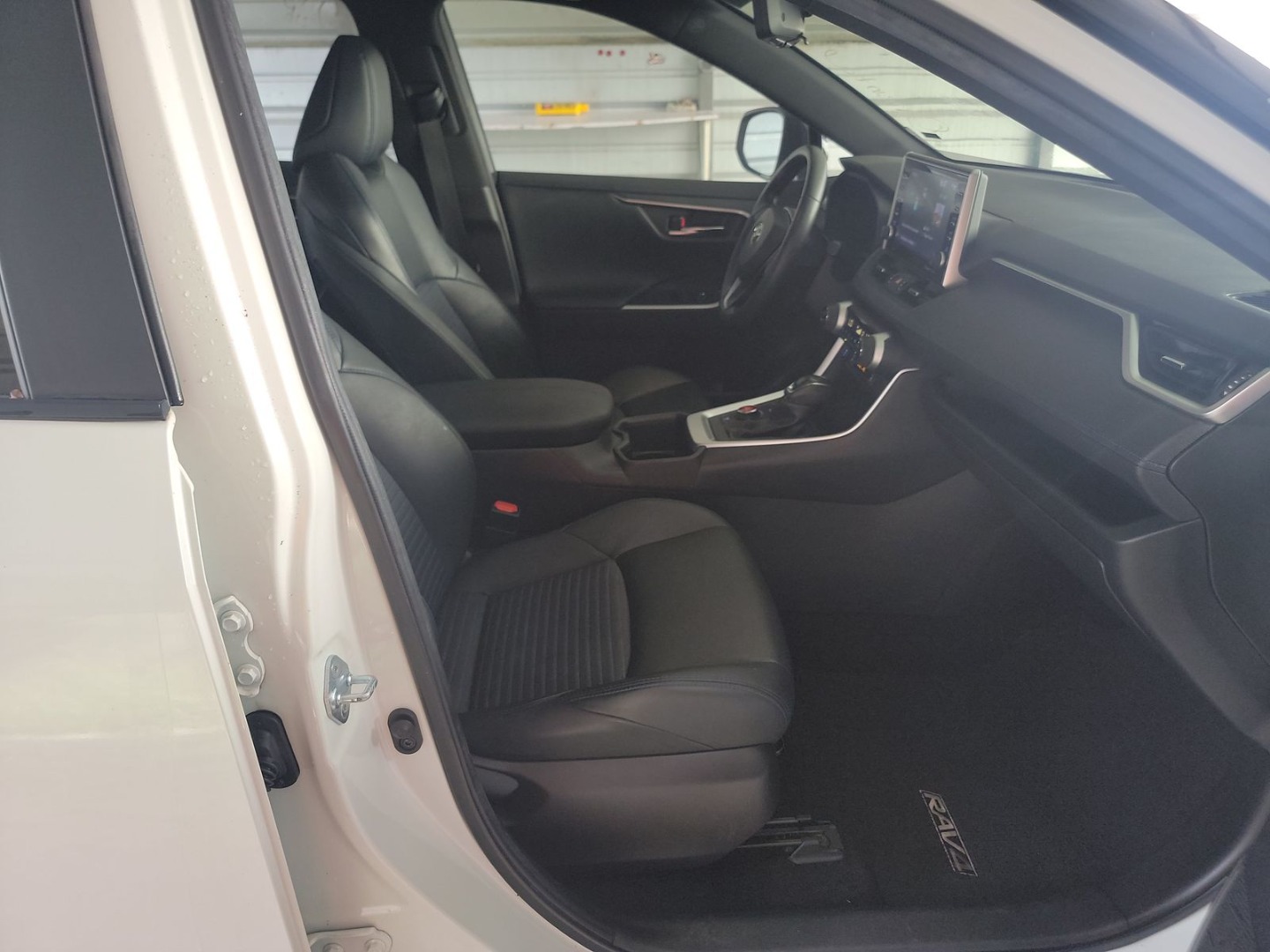 2022 Toyota RAV4 Hybrid XSE photo 7