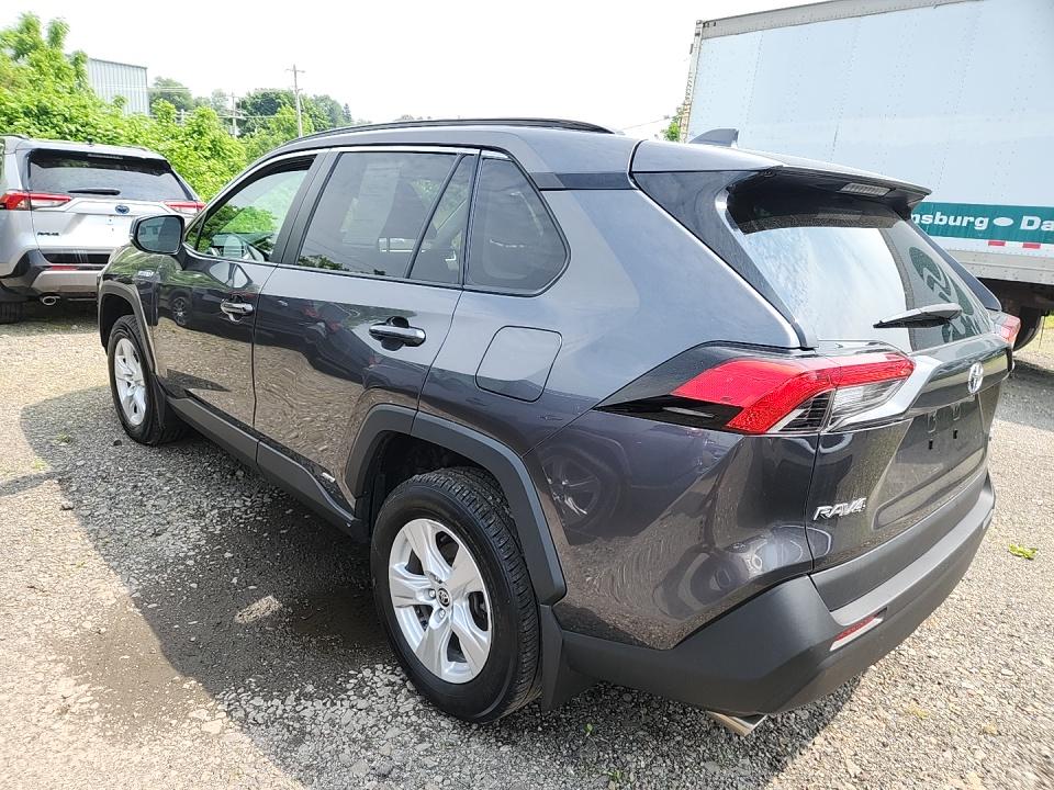 2021 Toyota RAV4 Hybrid XLE photo 2