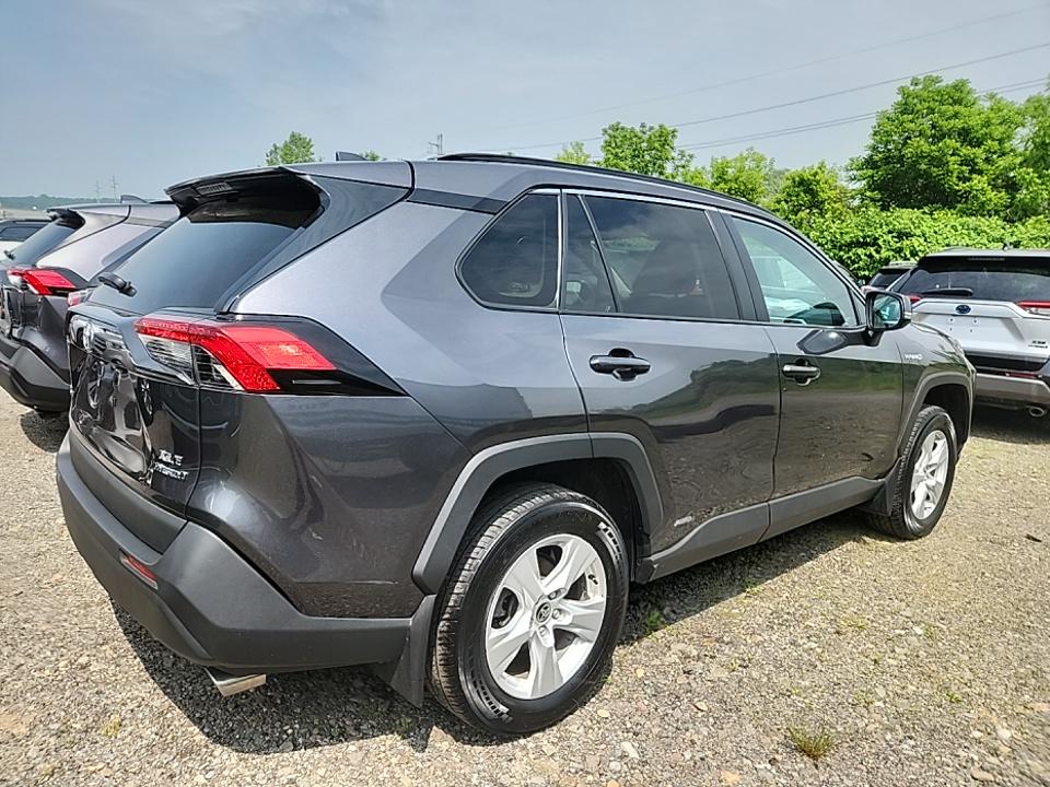 2021 Toyota RAV4 Hybrid XLE photo 4