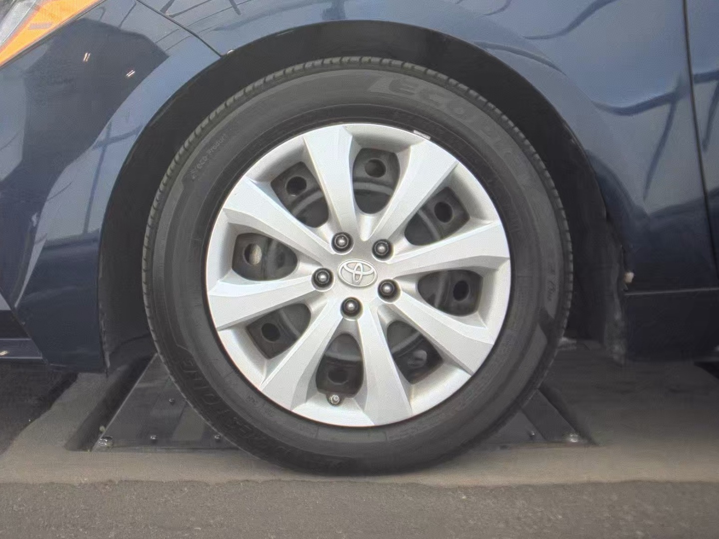 2021 Toyota Corolla LE photo 10