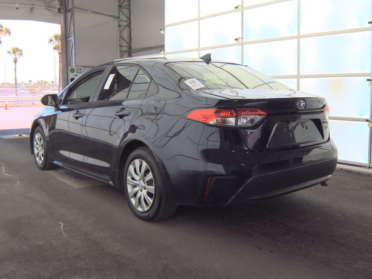 2021 Toyota Corolla LE photo 5