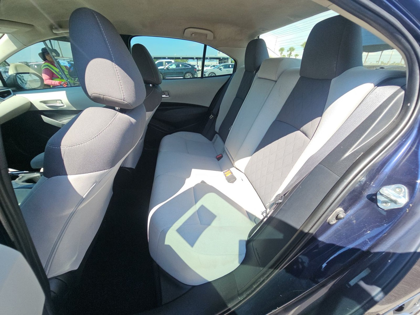2021 Toyota Corolla LE photo 8