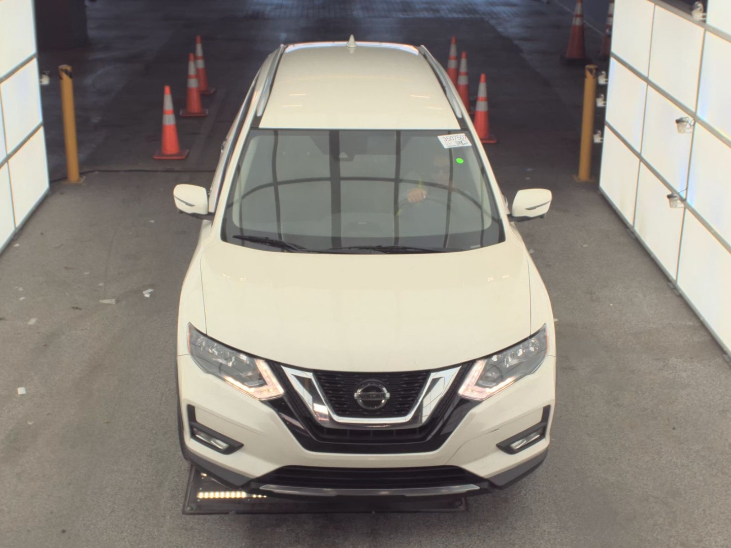 2020 Nissan Rogue SV photo 2