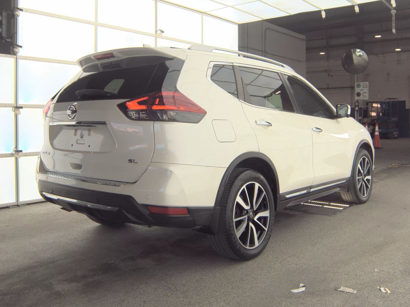2020 Nissan Rogue SV photo 4