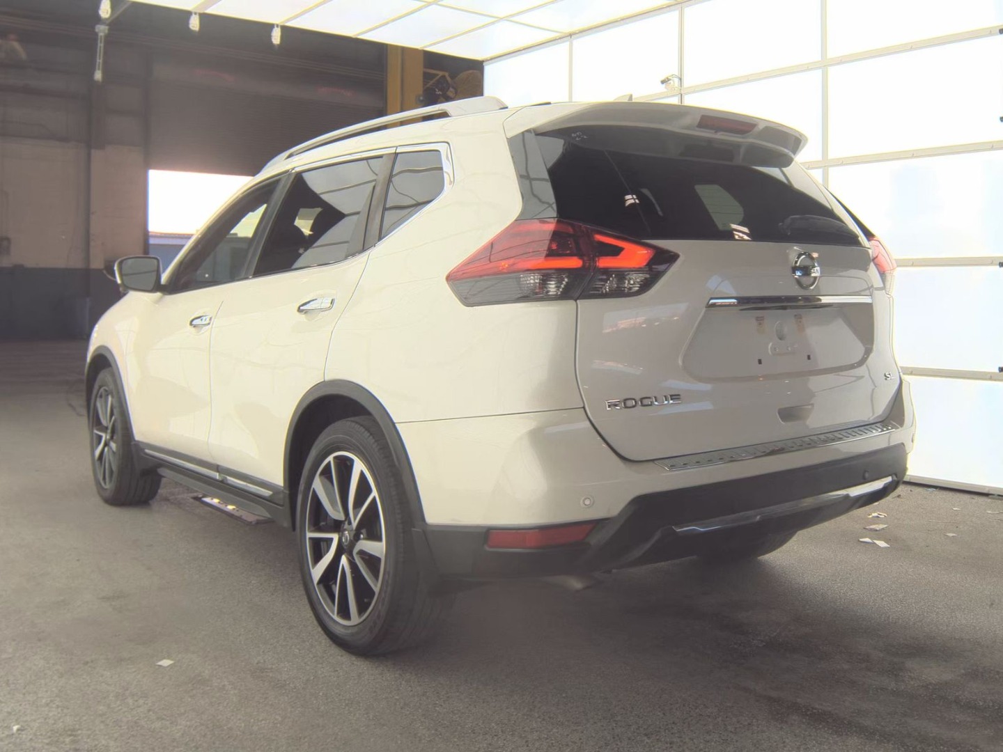 2020 Nissan Rogue SV photo 6