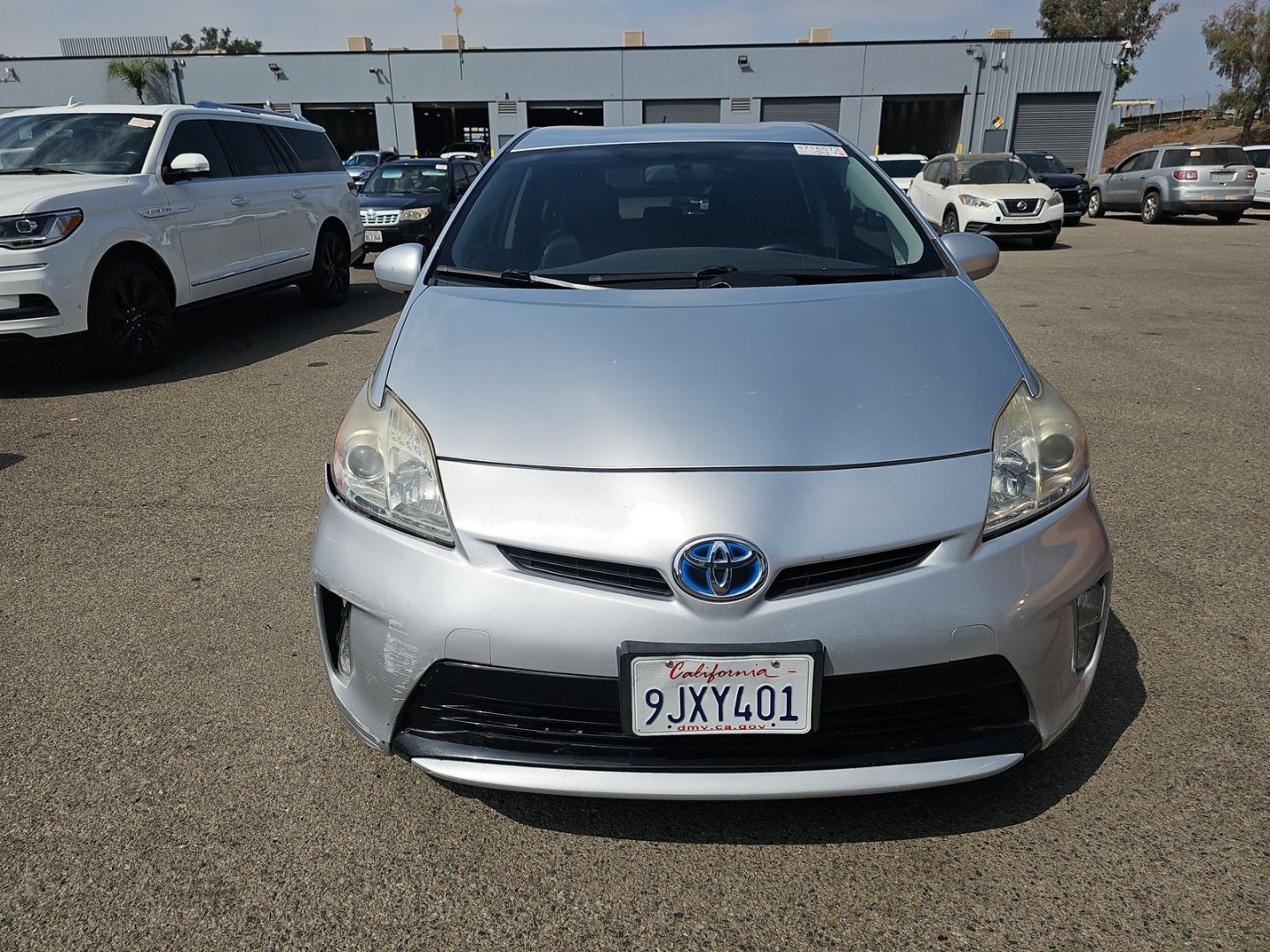 2014 Toyota Prius Three photo 3