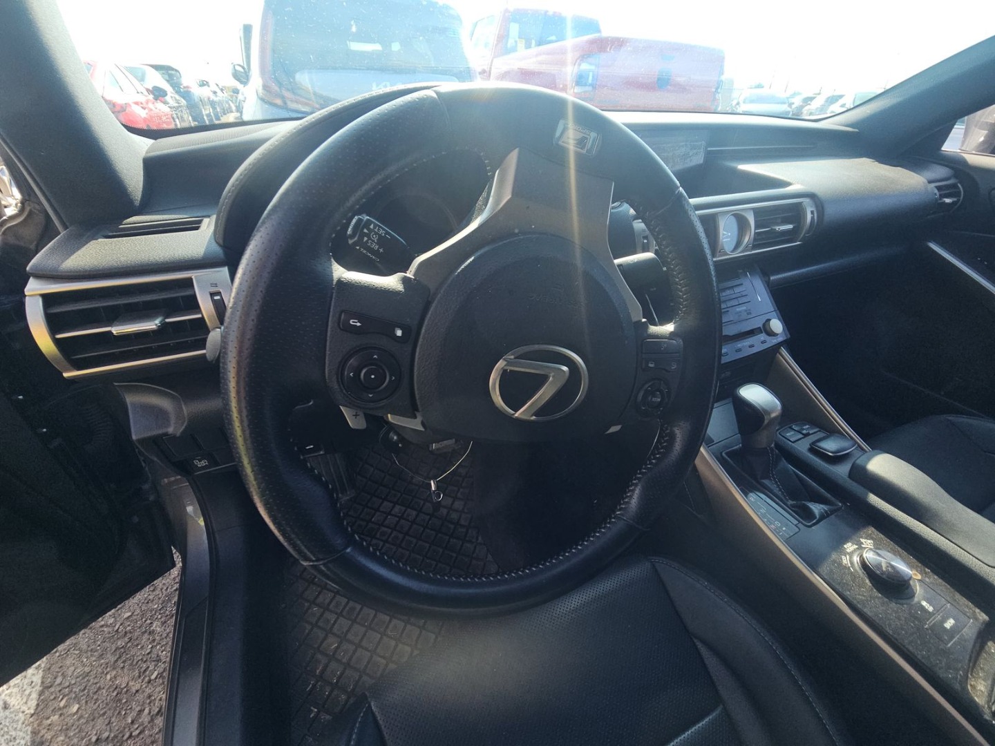 2014 Lexus IS 350 photo 9
