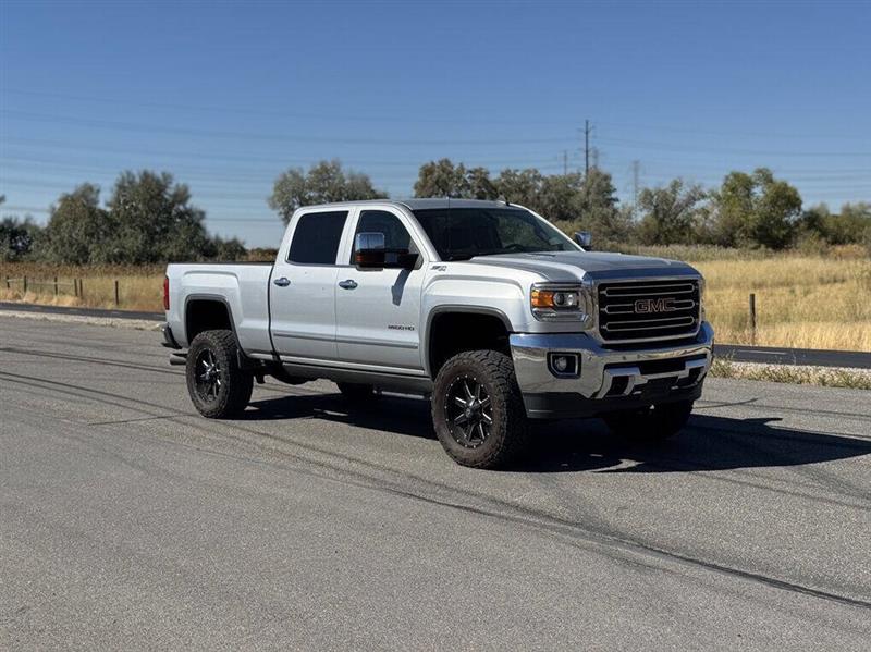 2016 GMC SIERRA 2500HD SLT 4x4 4dr Crew Cab SB