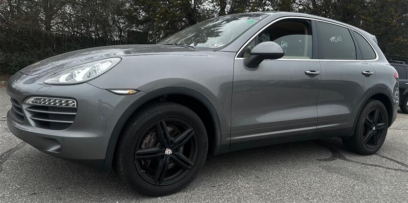 2013 PORSCHE CAYENNE 