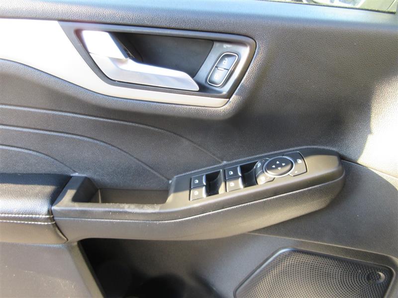 2022 Ford Escape SEL photo 10