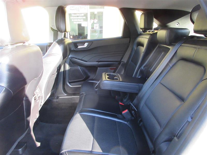 2022 Ford Escape SEL photo 22