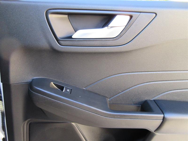 2022 Ford Escape SEL photo 23