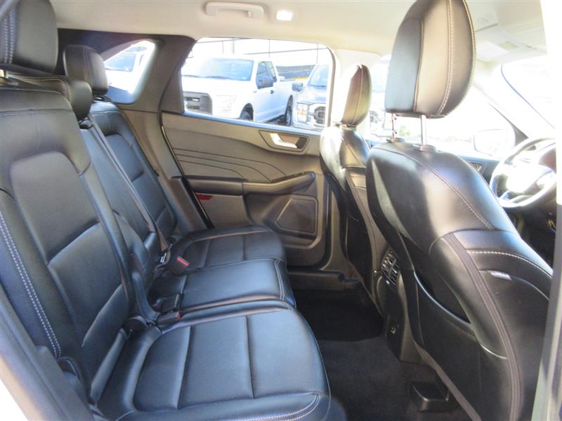 2022 Ford Escape SEL photo 24