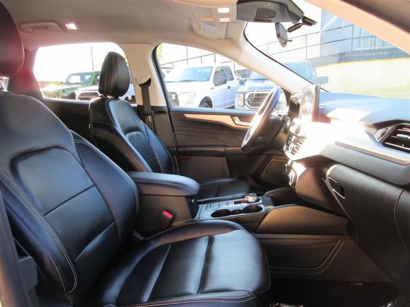 2022 Ford Escape SEL photo 28