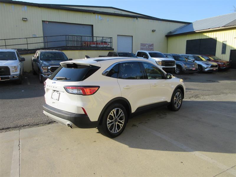 2022 Ford Escape SEL photo 6