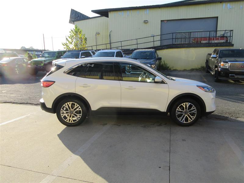 2022 Ford Escape SEL photo 7