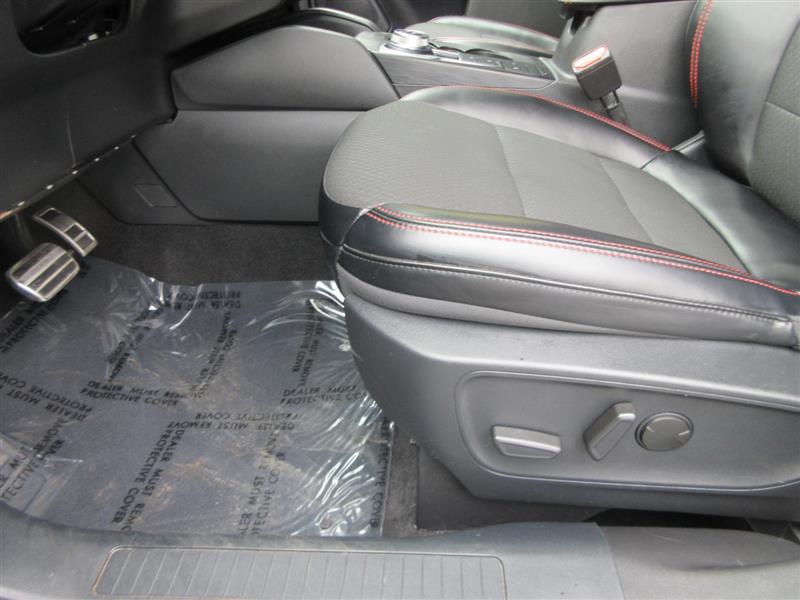 2024 Ford Escape ST-Line photo 21