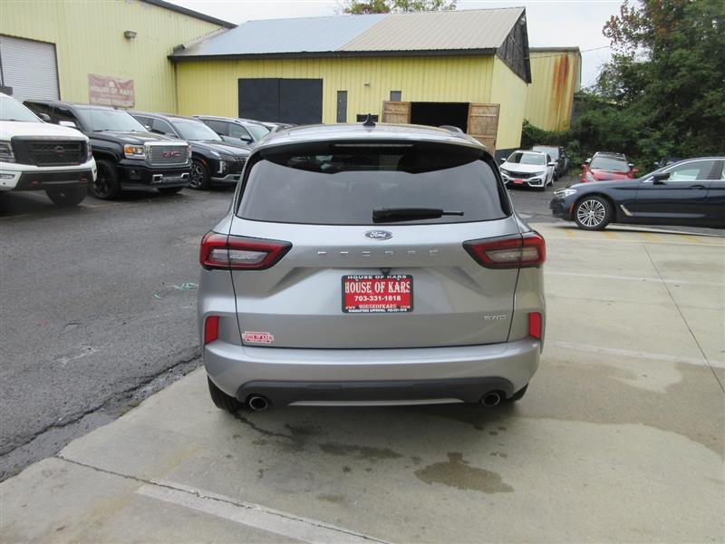 2024 Ford Escape ST-Line photo 4