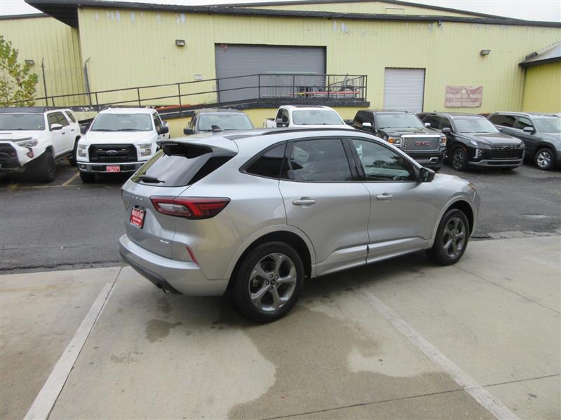 2024 Ford Escape ST-Line photo 8