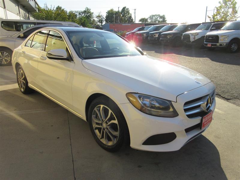 2016 Mercedes Benz C 300 photo 12