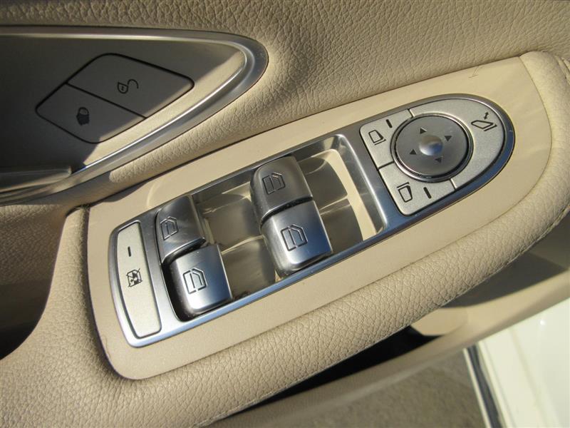 2016 Mercedes Benz C 300 photo 13