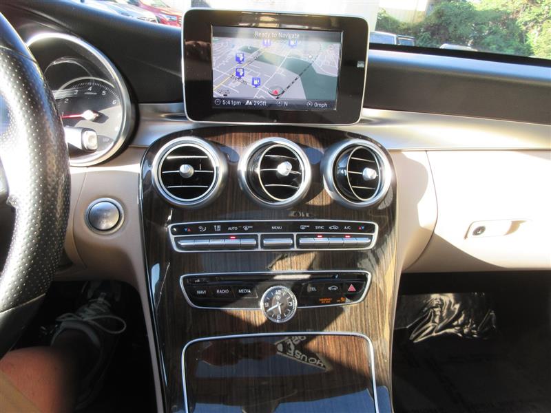 2016 Mercedes Benz C 300 photo 18
