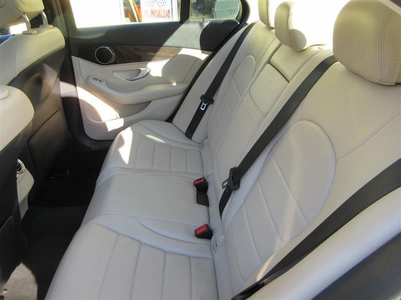 2016 Mercedes Benz C 300 photo 20