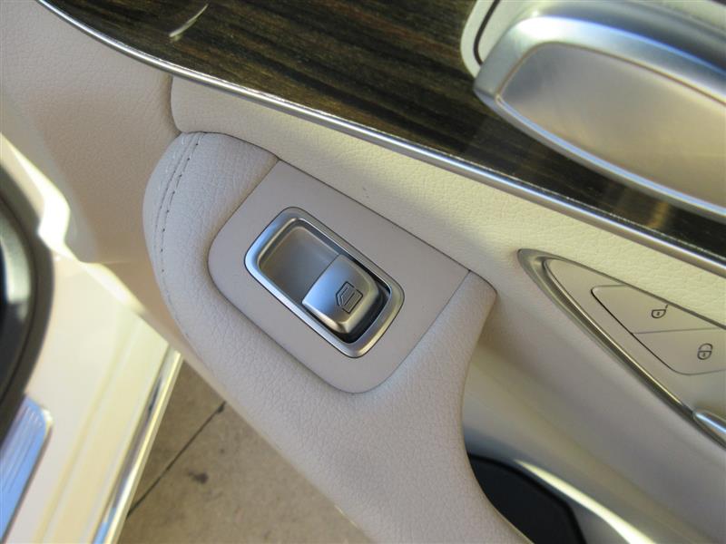 2016 Mercedes Benz C 300 photo 22