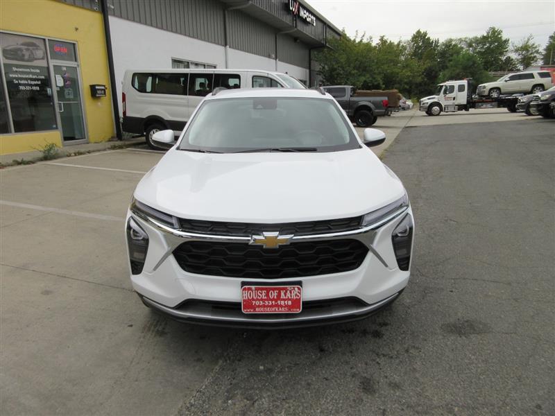 2025 Chevrolet Trax LT photo 10