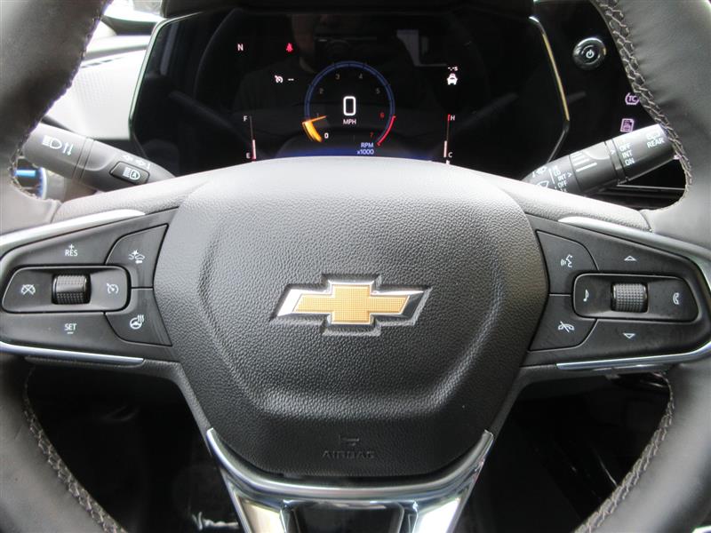 2025 Chevrolet Trax LT photo 13
