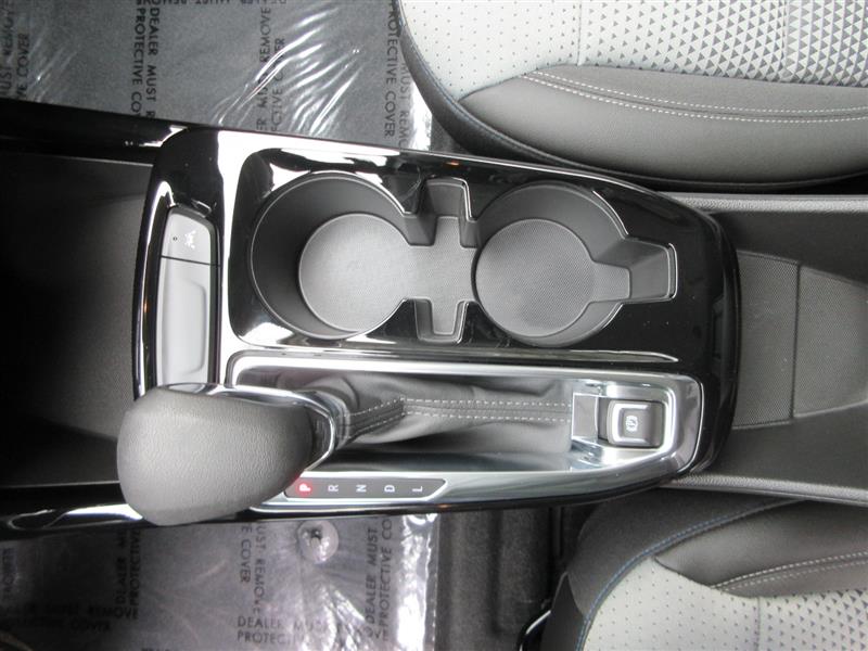 2025 Chevrolet Trax LT photo 16